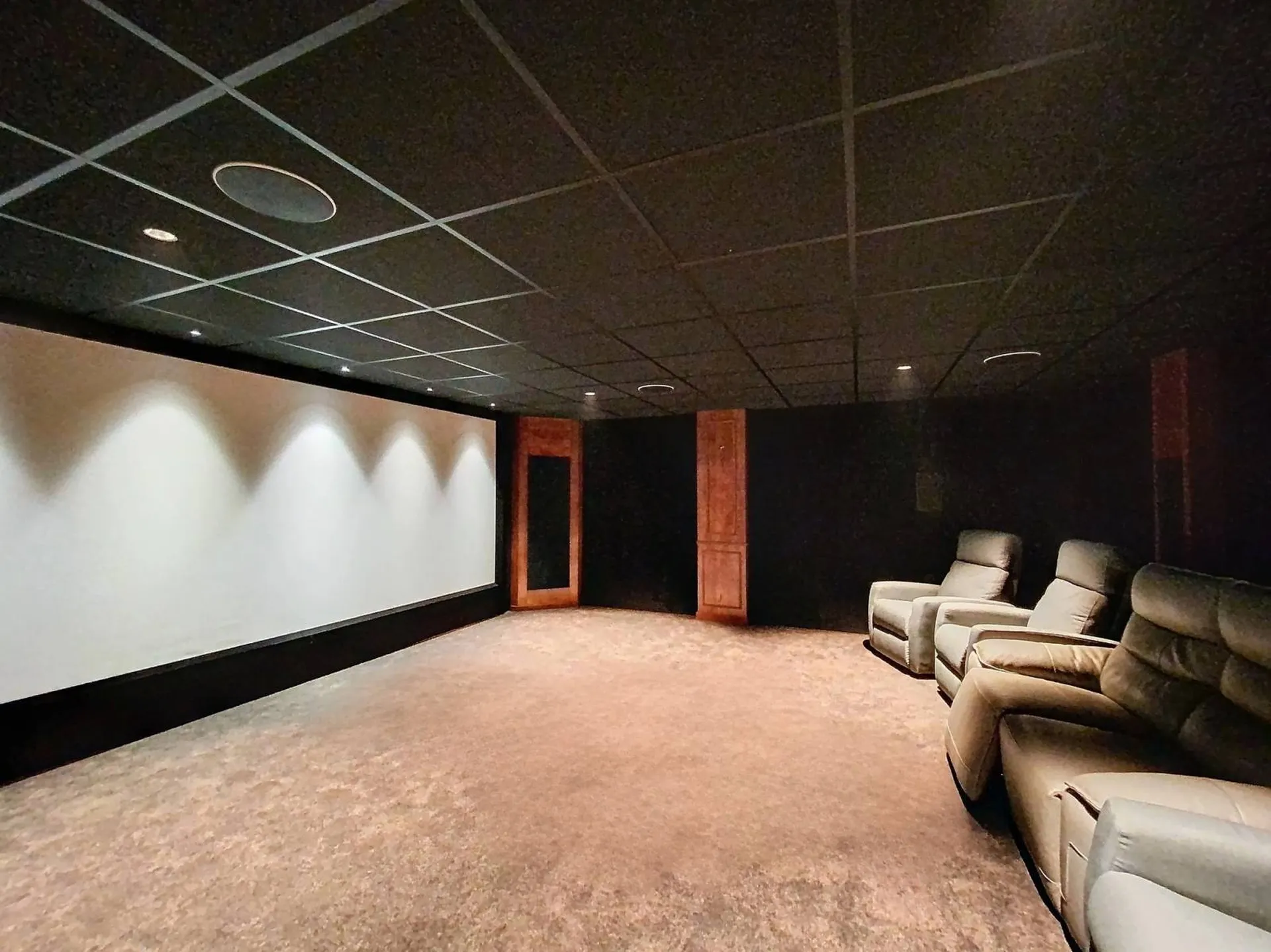 Cadre idyllique pour cette villa contemporaine à vendre dans le Var