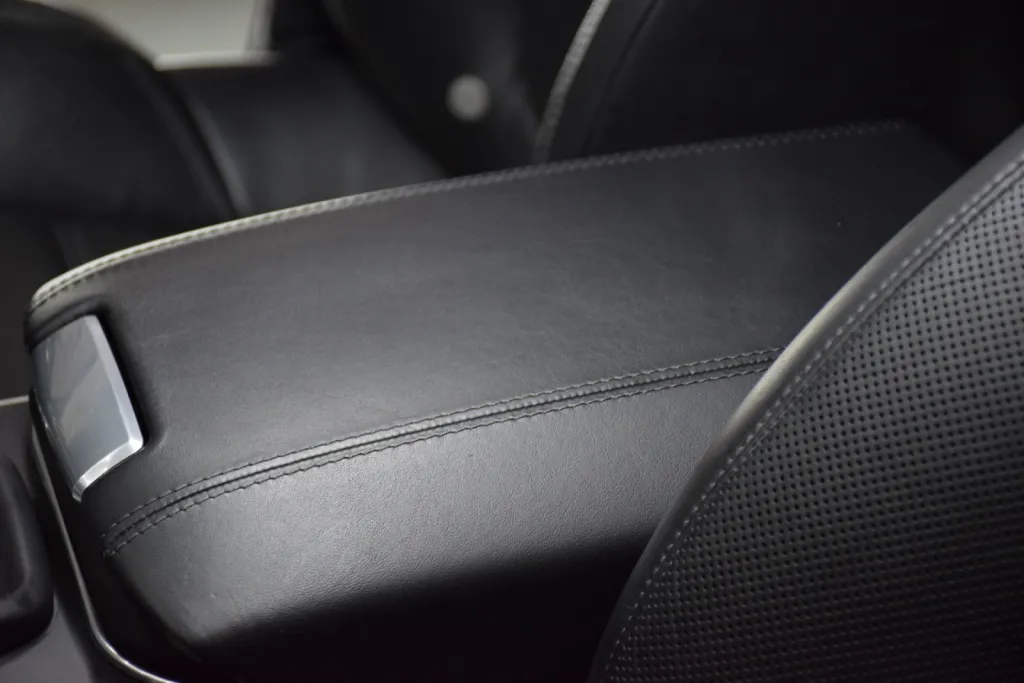 Traitement céramique carrosserie et vitrages sur Porsche Cayenne Turbo S à Senlis