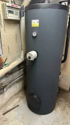 Remplacement d'un chauffe eau solaire 300L à Simiane Collongue dans les Bouches du Rhône