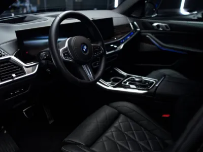 Brillance préservée et protection durable sur SUV BMW à Lorient grâce à Gloss Obsession.