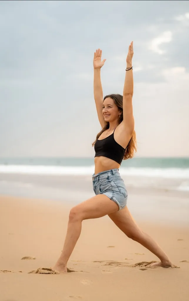 Cours de yoga tous niveaux sur la plage au pays basque et dans le sud des landes