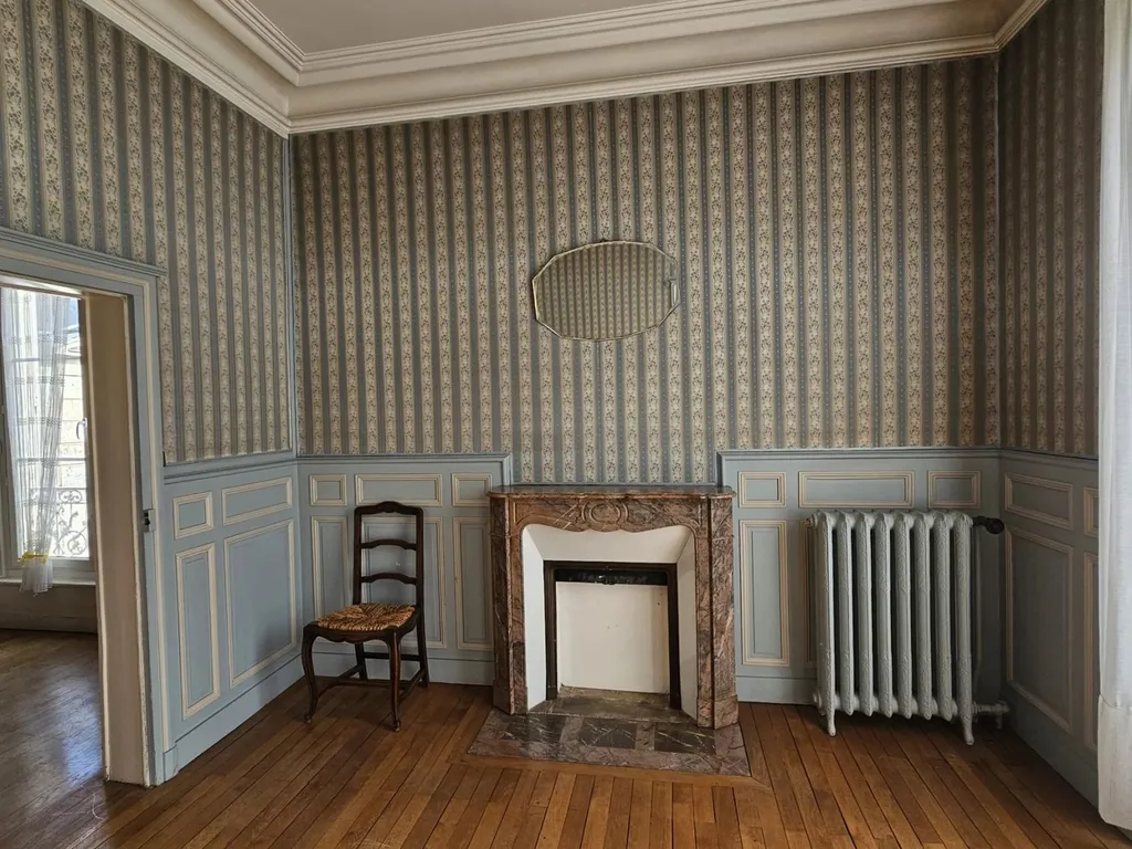 Propriété avec cheminée, parquets, stucs, boiseries à vendre en sarthe