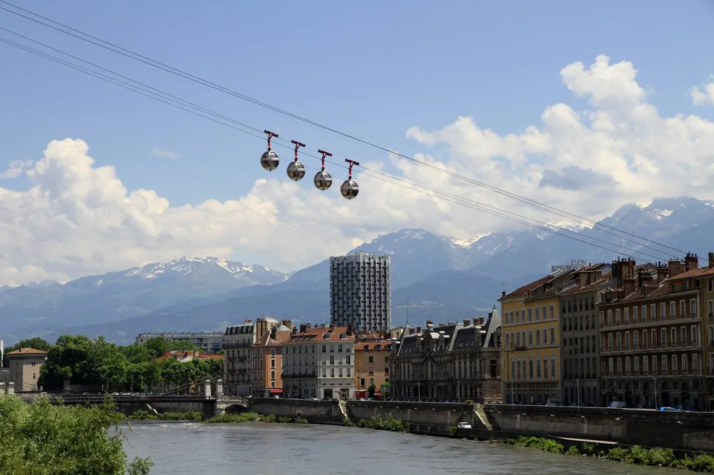 Transport express de fret entre Milan et Grenoble