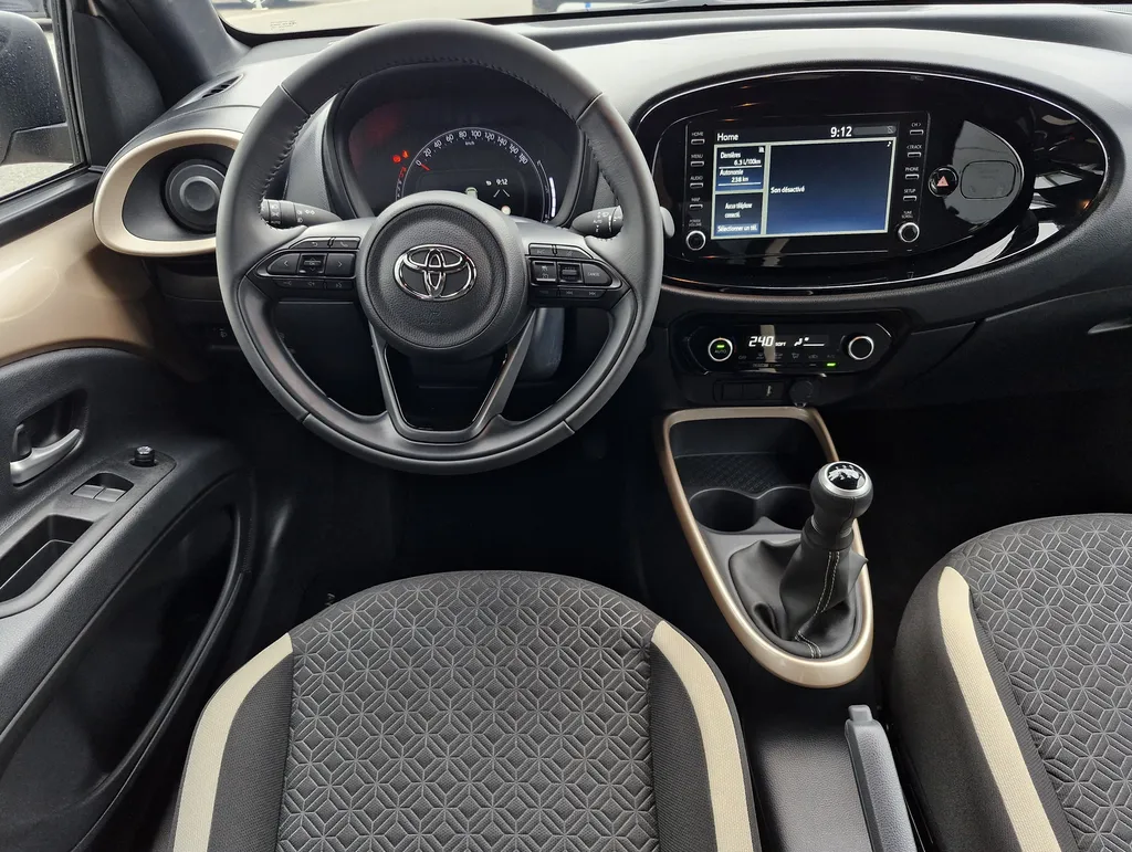 Toyota Yaris X 72 CH BVM 5 DESIGN ZEN MY23 OCCASION / 1ère Main / CAMERA DE RECUL / PRES DE TOULOUSE A PLAISANCE DU TOUCH EN OCCITANIE
