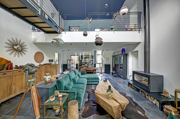 Maison Le Vésinet 10 pièces 261 M2 avec un beau parc paysager