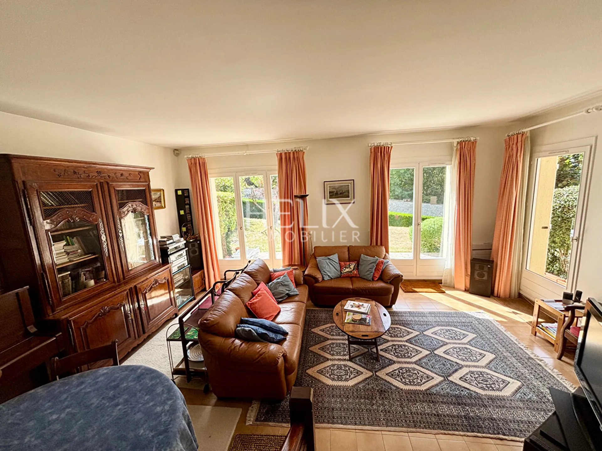 A vendre une jolie maison proche du lycée International, Saint Germain En Laye 7 pièce(s) 130 m2.