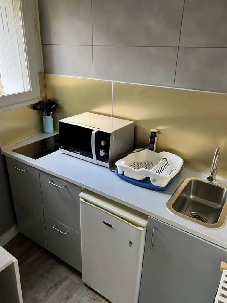 Beau studio meublé de 18,80m²