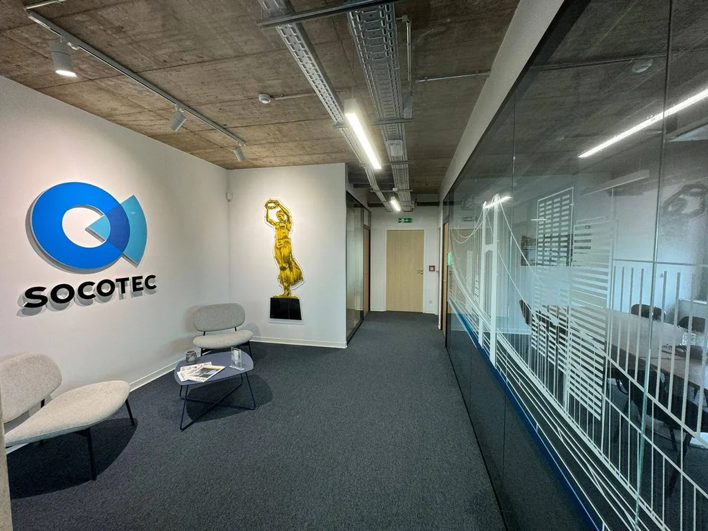 design-mural-relief-signaletique-tdc-luxembourg-france-belgique-paris-bruxelles