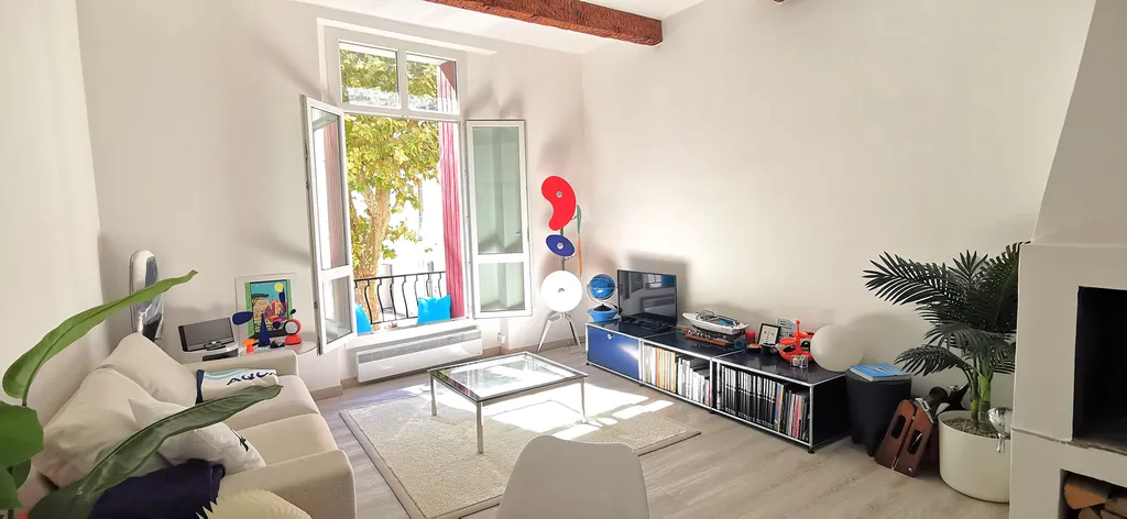 Vente appartement T2 Cassis  en excellent état, au cœur du village, face au terrain de pétanque et proche de toutes commodités