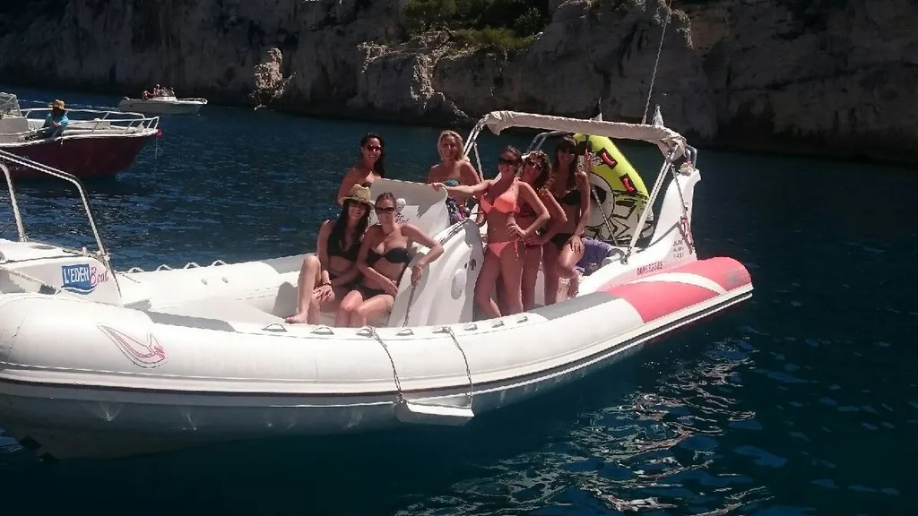 Plaisir, rires et complicité : Un EVJF unique en bateau avec l'Eden Boat