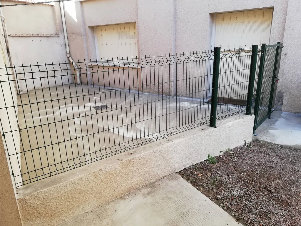 prix d'un pose de clôture à roanne