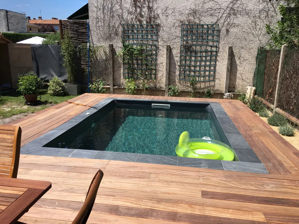 Trouver un constructeur de piscine sérieux proche de Toulenne (Gironde)