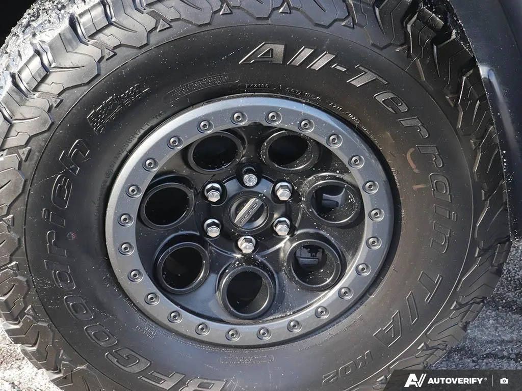 Ford F-150 Raptor 2025 V6 Bi-Turbo Pack 37 Toit Panoramique 9347 km Import Canada Livraison Europe 10 Semaines