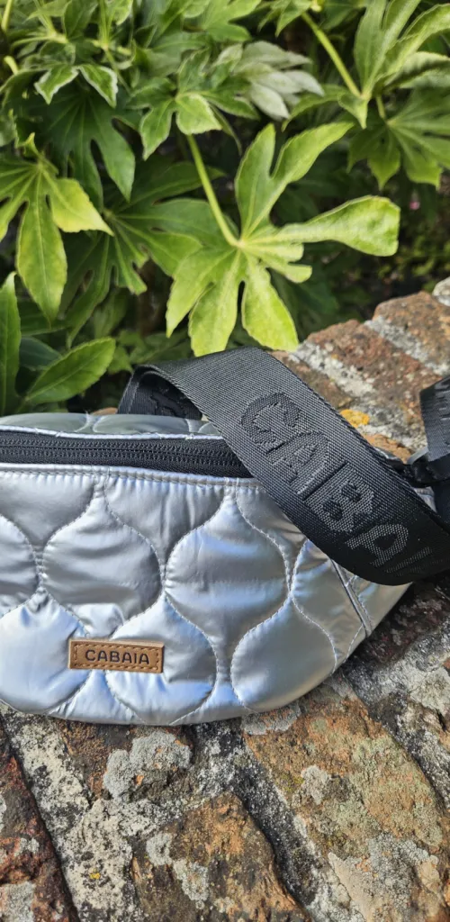 Banane Small Cabaia modèle Astana disponible chez Evasion Eu