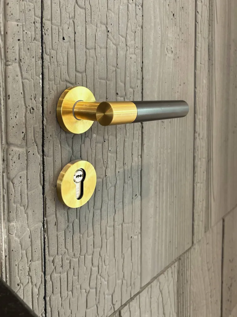 Fabrication porte en béton à coté de Lyon