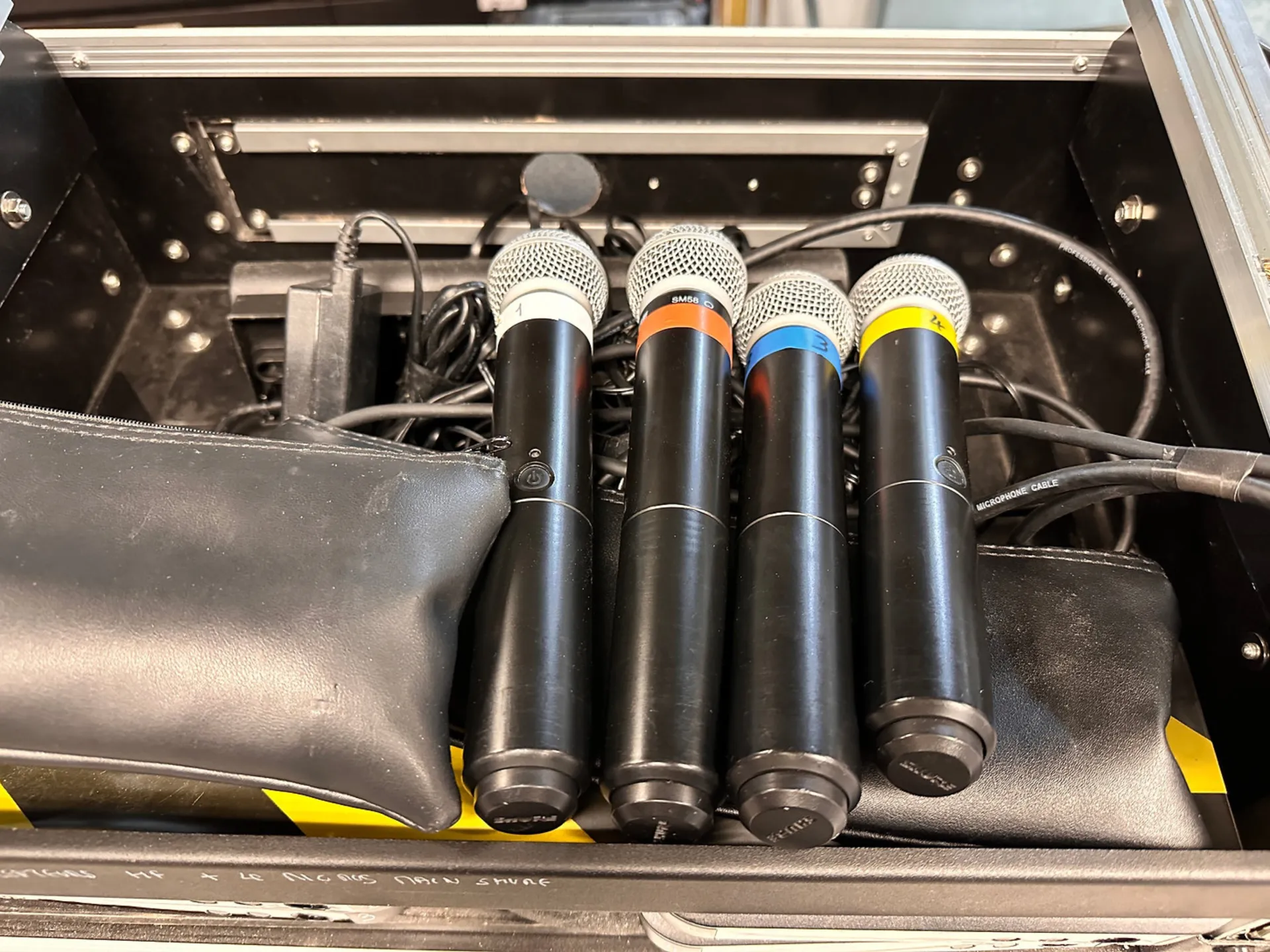 PACK 4 MICROS HF MAIN SHURE SM 58