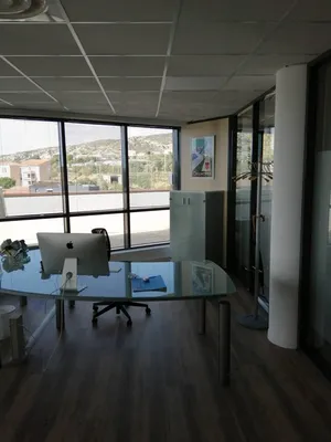 Fourniture et pose de stores vénitiens Protection solaire pour baies vitrées bureaux d'entreprise Toulon la Farlede 