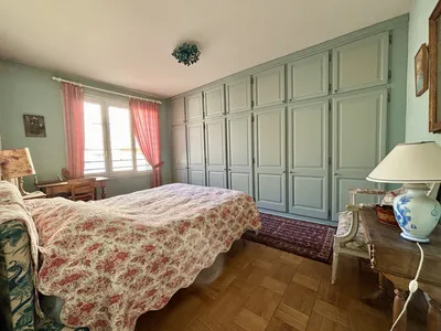 A vendre dans le quartier forêt de Saint Germain en Laye un appartement familial de 5 chambres de 174M²