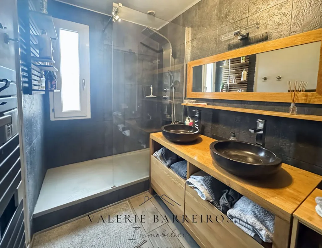 A SAISIR CHARMANTE MAISON MITOYENNE DE 74 M² SUR LA COMMUNE DE ST PIERRE LES ELBEUF 76320