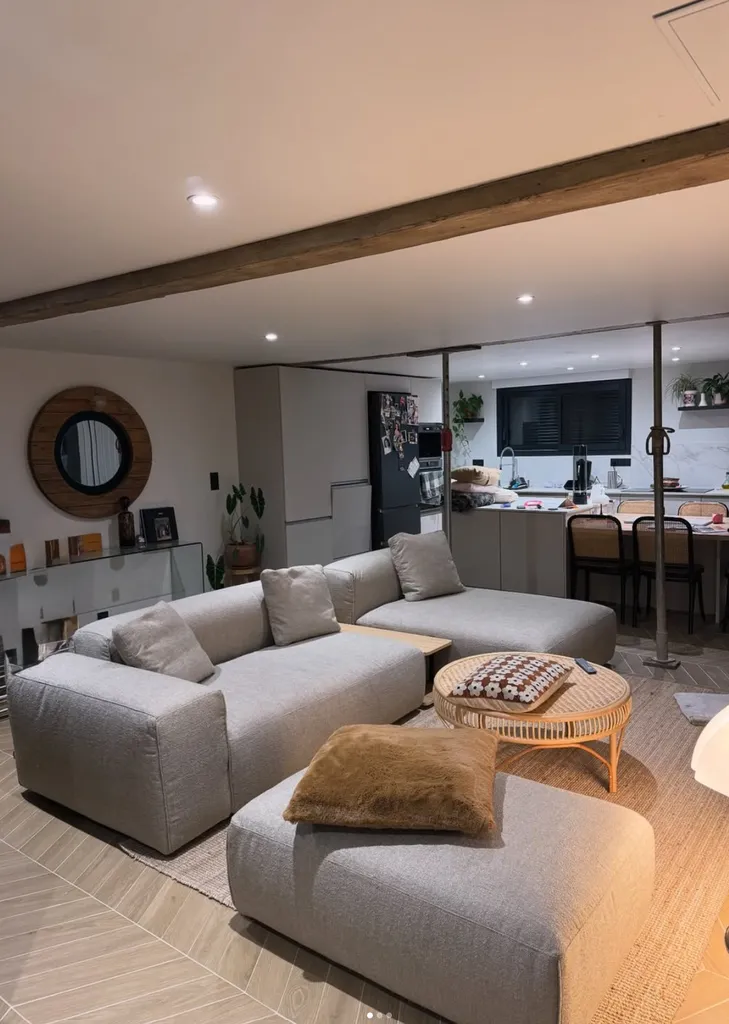 Aménagement de salon contemporain avec canapé EDDA SITS modulable et confortable à Labège près de Toulouse