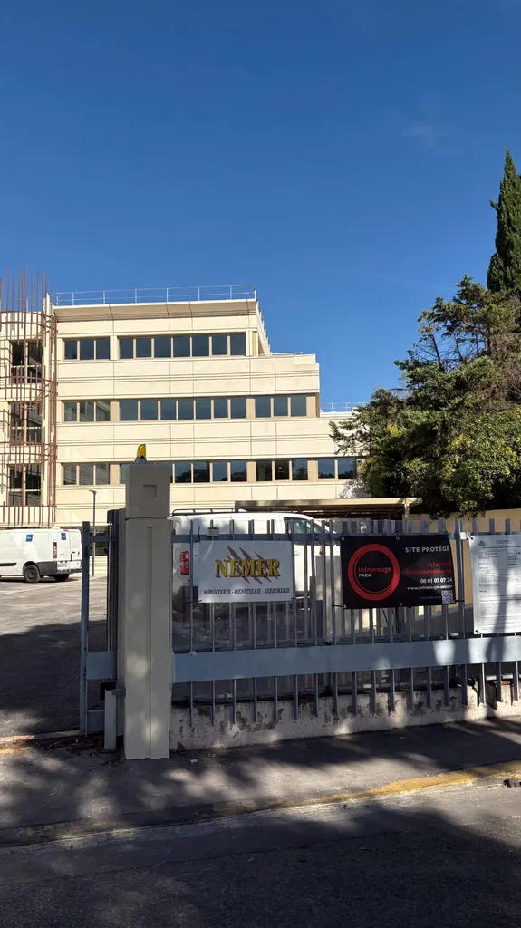 IINFRAROUGE assure la sécurité du chantier de rénovation du nouveaux siège sociale de L'Olympique de Marseille