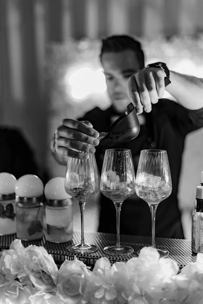 Aurore et Cyril : Mariage élégant sous la verrière du Domaine de la Fauconnie - Les Mariages de Mademoiselle L - Tatiana Fomina