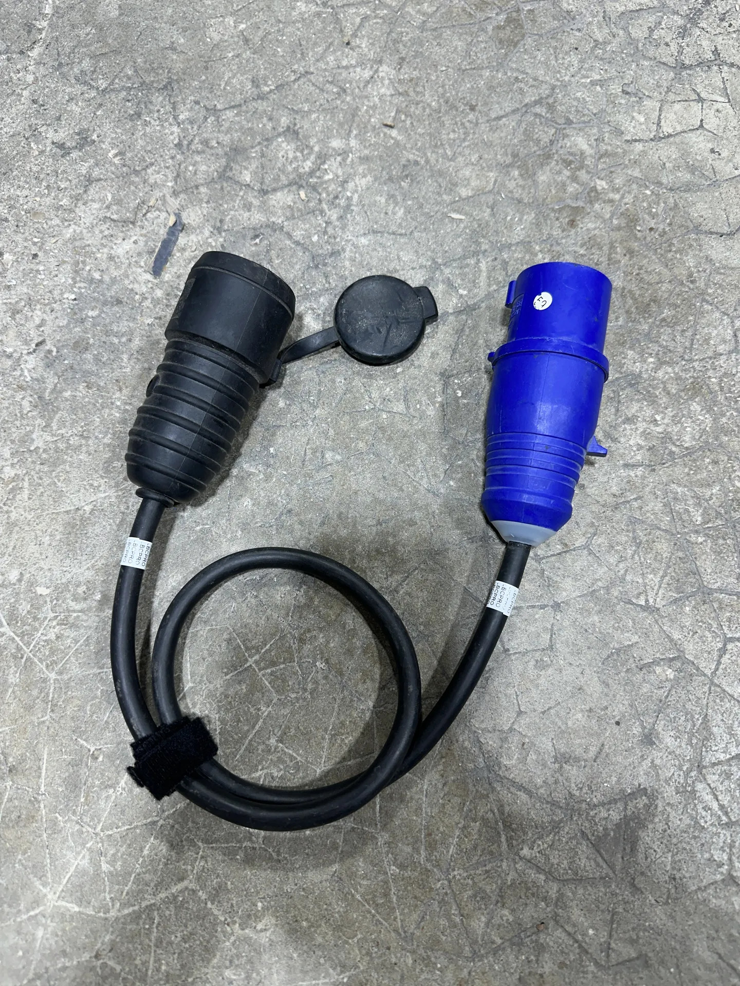 ADAPTATEUR P17 16MONO MALE VERS PC 16MONO FEMELLE