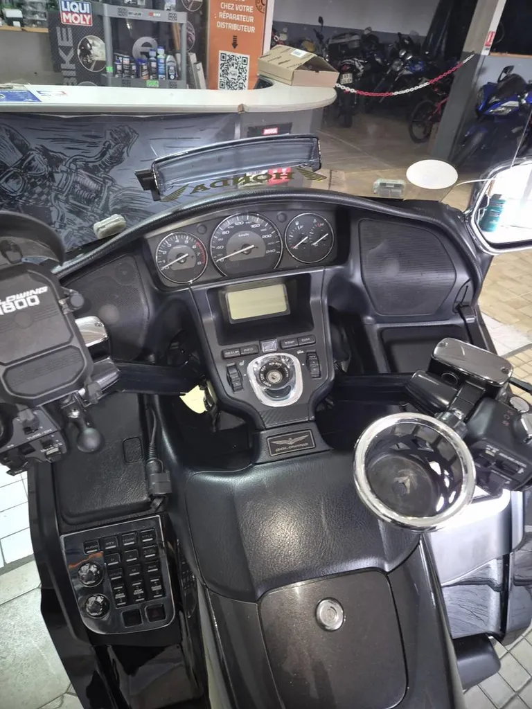 HONDA GL 1800 GOLD WING