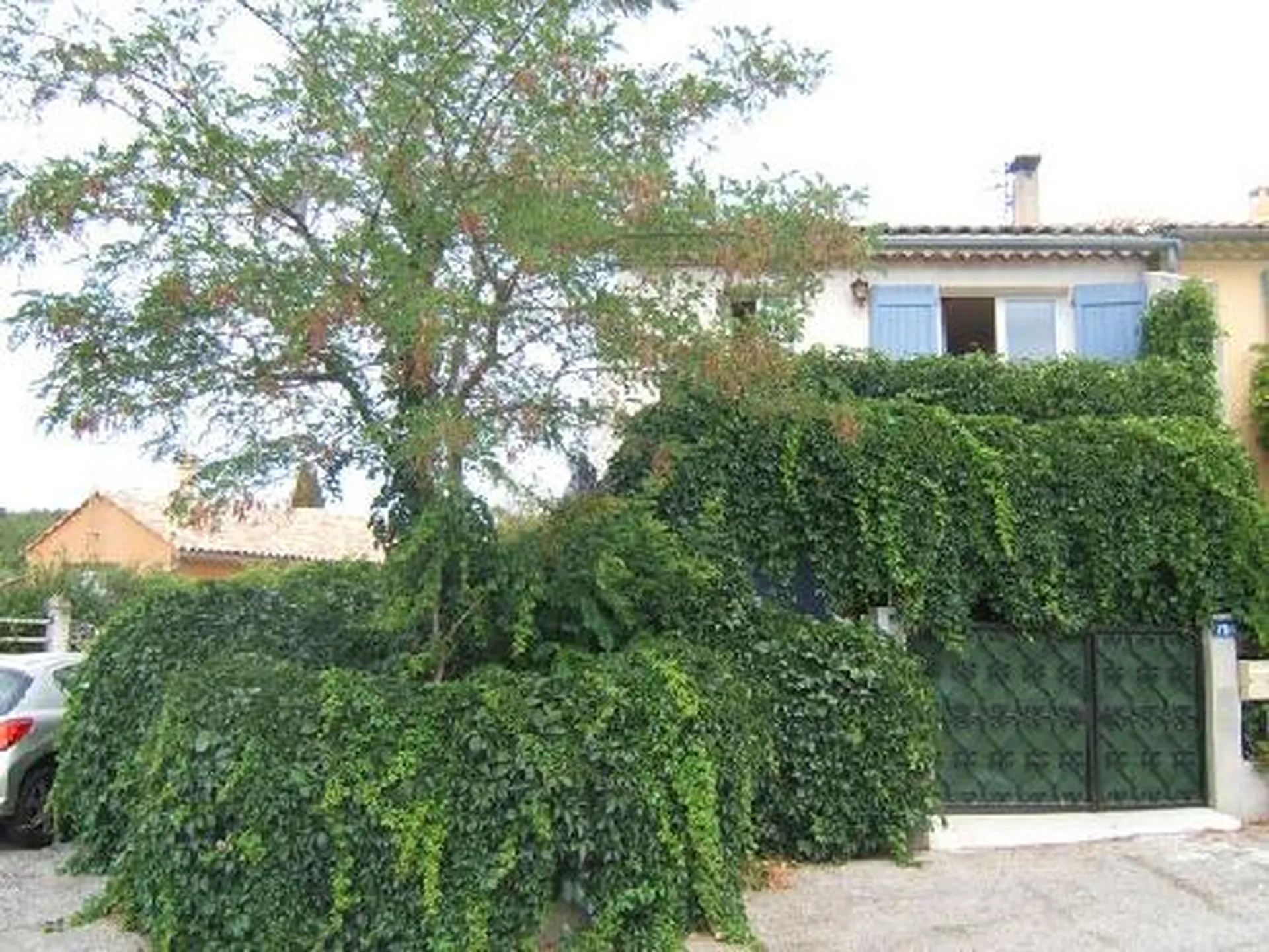 Vente maison Roquefort La Bédoule au calme avec vue panoramique collines et vignes