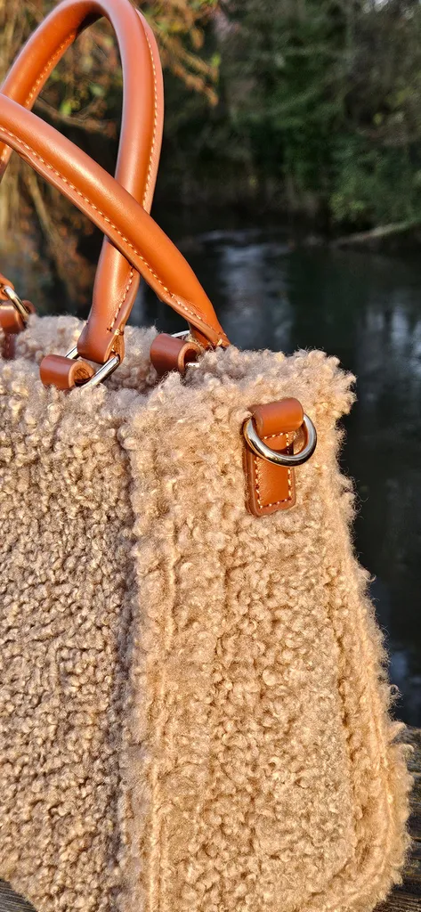 Sac cabas Lancaster Moumoute et cuir cognac disponible chez Evasion Eu