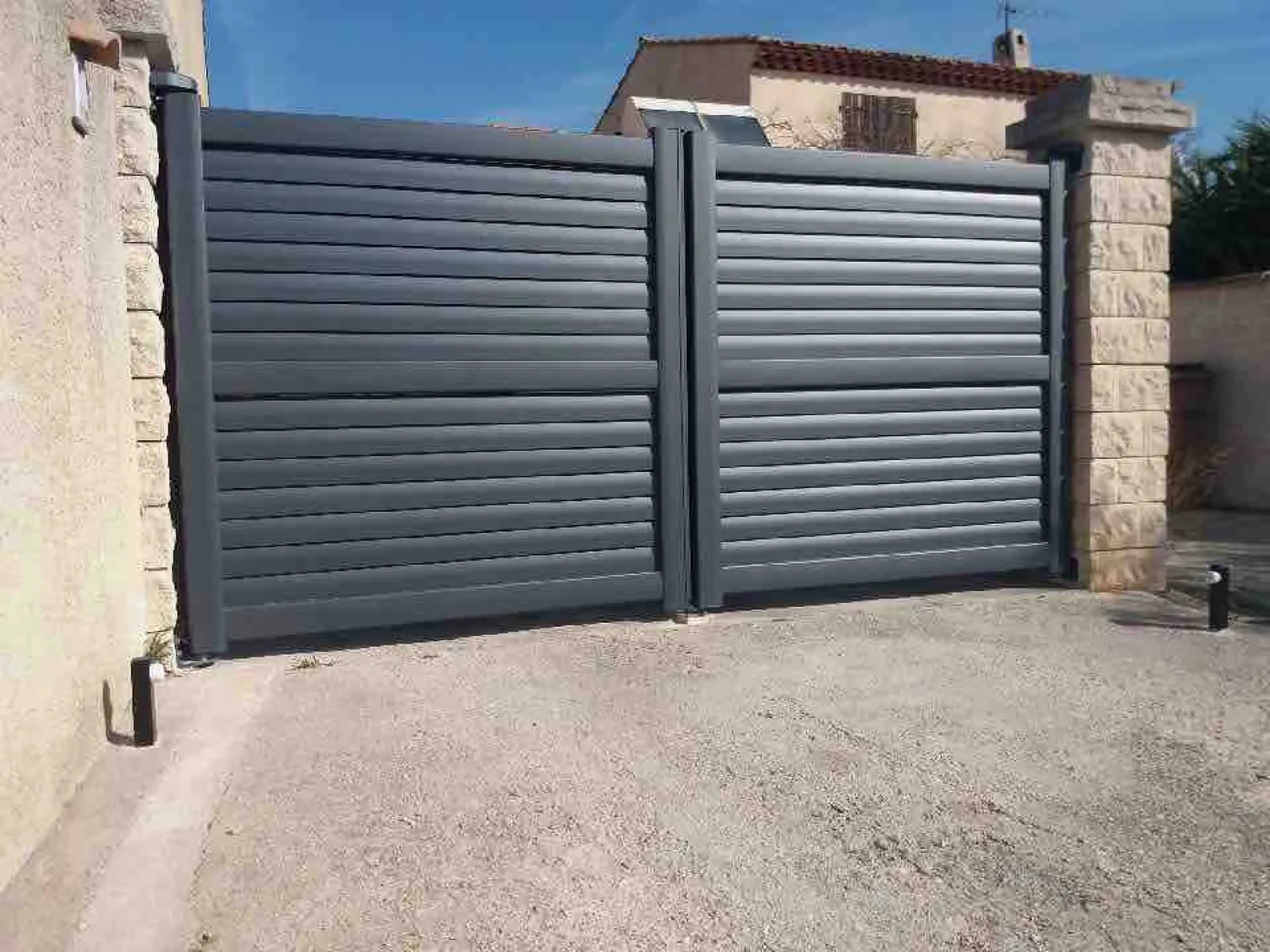 Mise en place d’un portail en aluminium sur Port-de-Bouc