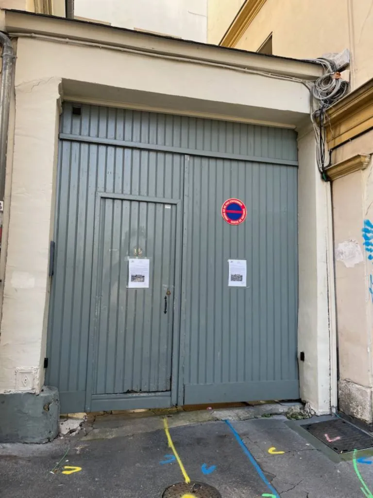 Place de parking en extérieur