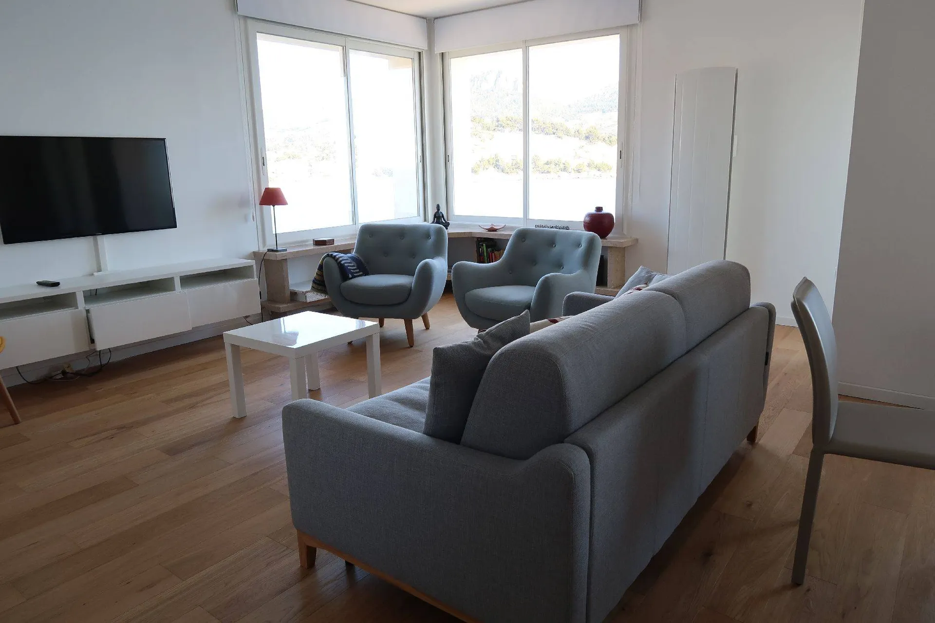 Appartement 2/3 Cassis en front de mer avec terrasse, cave et garage