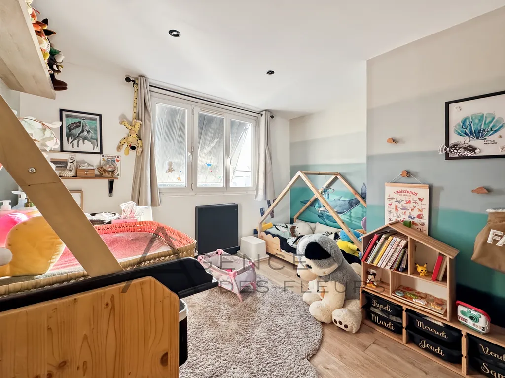 A vendre jolie maison rénovée de 121 m² sur un terrain de 365 m² située à Caudebec-les-Elbeuf 76320