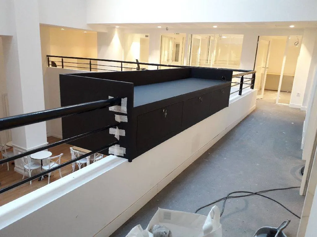 Cabine de DJ BABEL Marseille réalisé par la MENUISERIE GARCIN