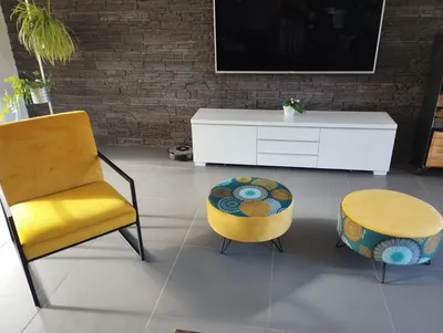 Refaire le revêtement de poufs à St Quentin de Baron