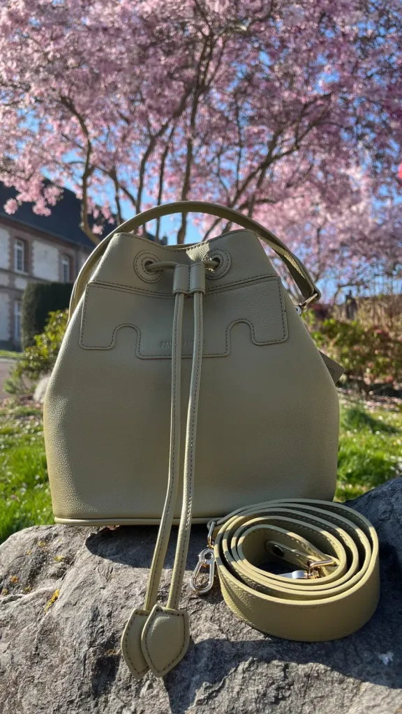 Sac Paul Marius Capucine dans sa teinte printanière amande disponible chez Evasion Eu