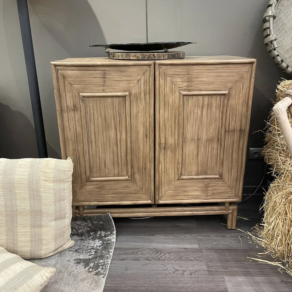 Cabinet en acajou et rotin en destckage à Hyères