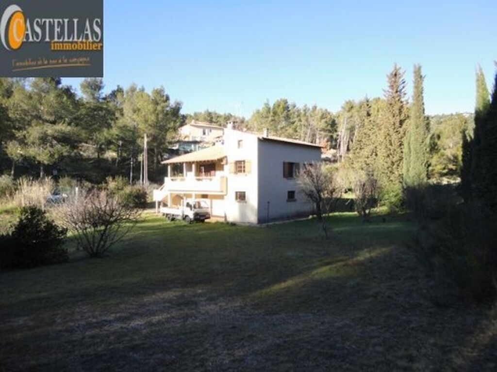  logement à rénover 5 Roquefort La Bédoule dans cadre champêtre sur 8200m²