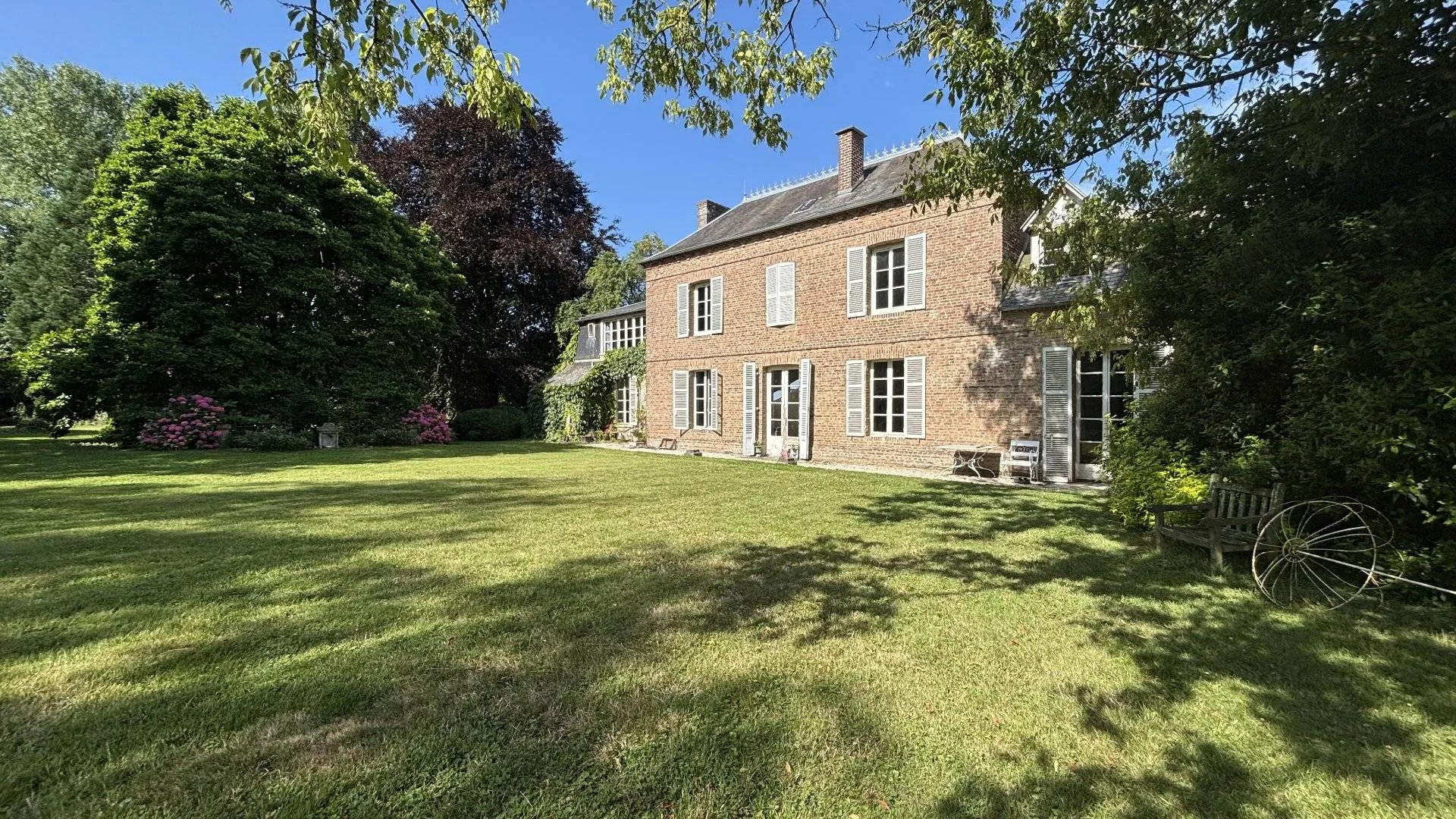 Demeure familiale de 220m² située dans un village paisible à 20 minutes de la mer, Somme 80.