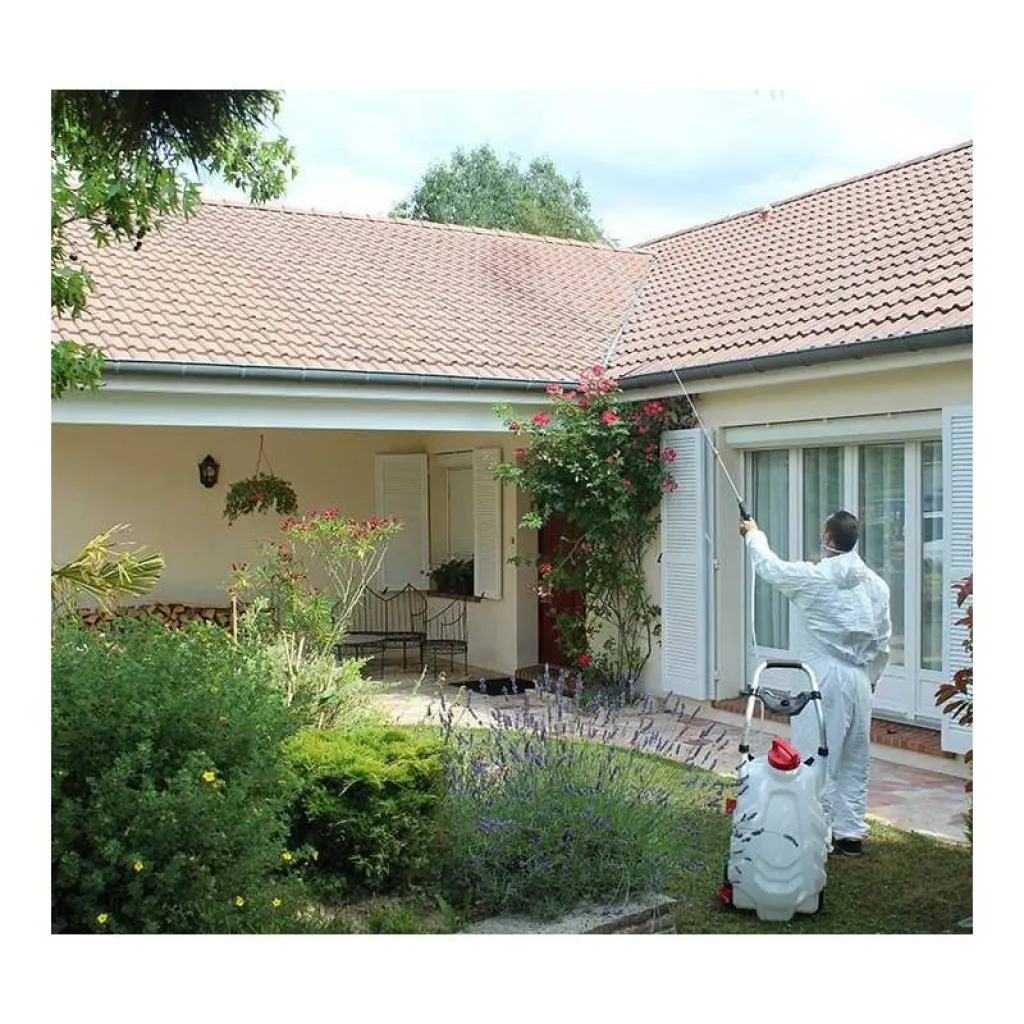 pulverisateur electrique a batterie pro sprayer 3 utilisation sur toiture
