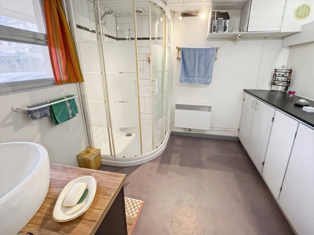 A vendre maison de 228 m² édifiée sur 1332 m² de terrain sur la commune de ST PIERRE LES ELBEUF 76320