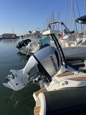 Toni Marine vous propose ce moteur hors-bord Honda 200 CV arbre XL disponible à La Londe les Maures près de Hyères