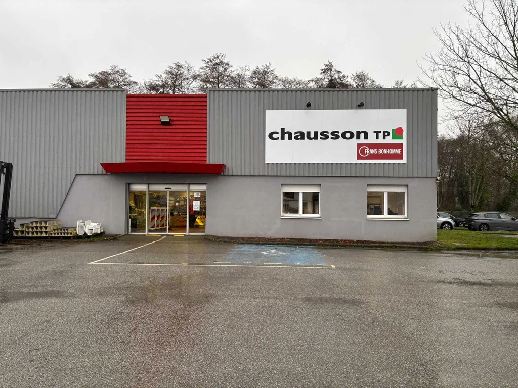 Fabrication et installation de 50 nouvelles enseignes pour accompagner le changement de marque Fransbonhomme vers Chausson TP partie SUD OUEST