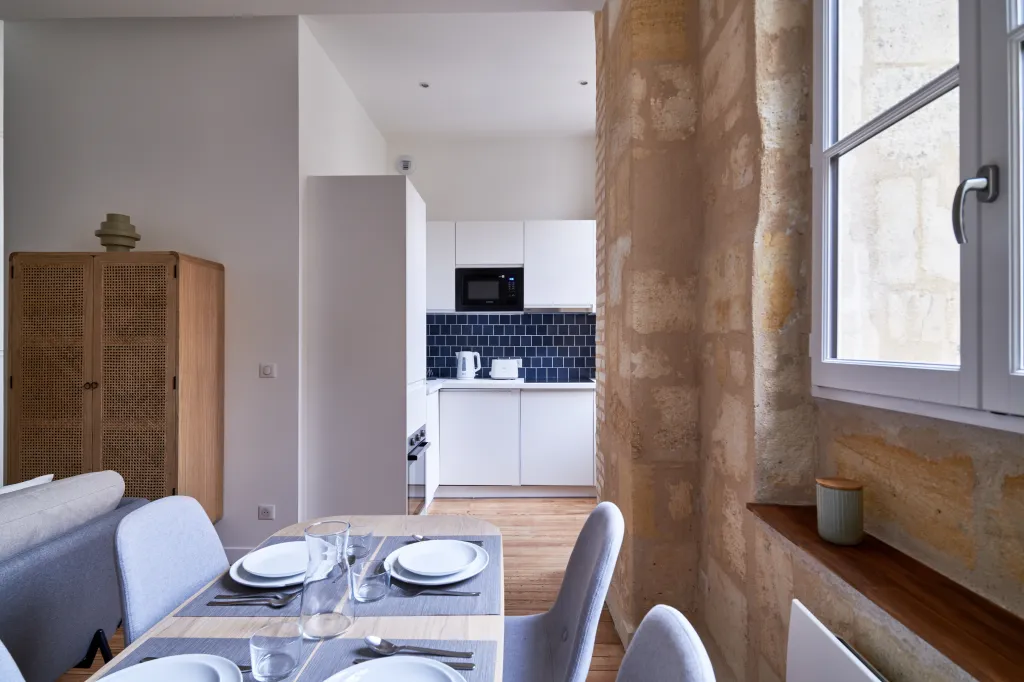 Rénovation intérieure complète dans un T3 de 49m² à fort potentiel à Bordeaux Centre
