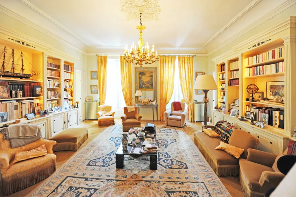 AVIGNON INTRA MUROS, rare demeure bourgeoise XIXème à la vente    