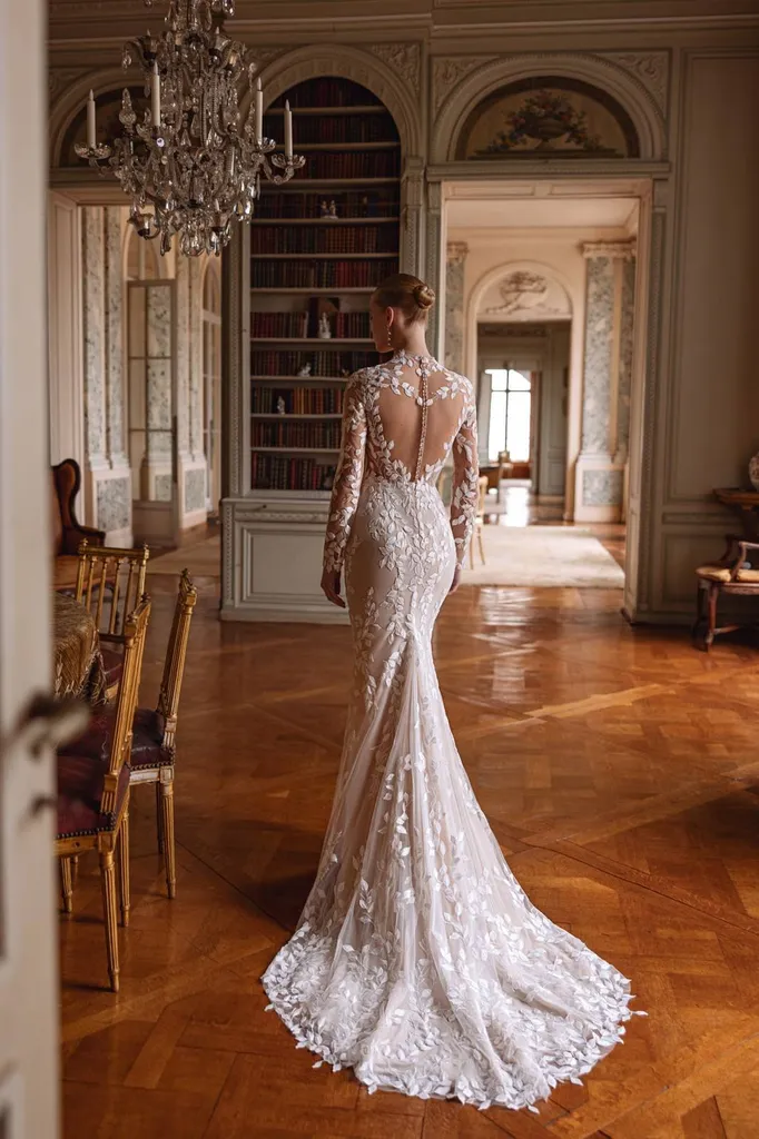 Robe de mariée IRINA avec dos nu chez Solution Cérémonie Marseille