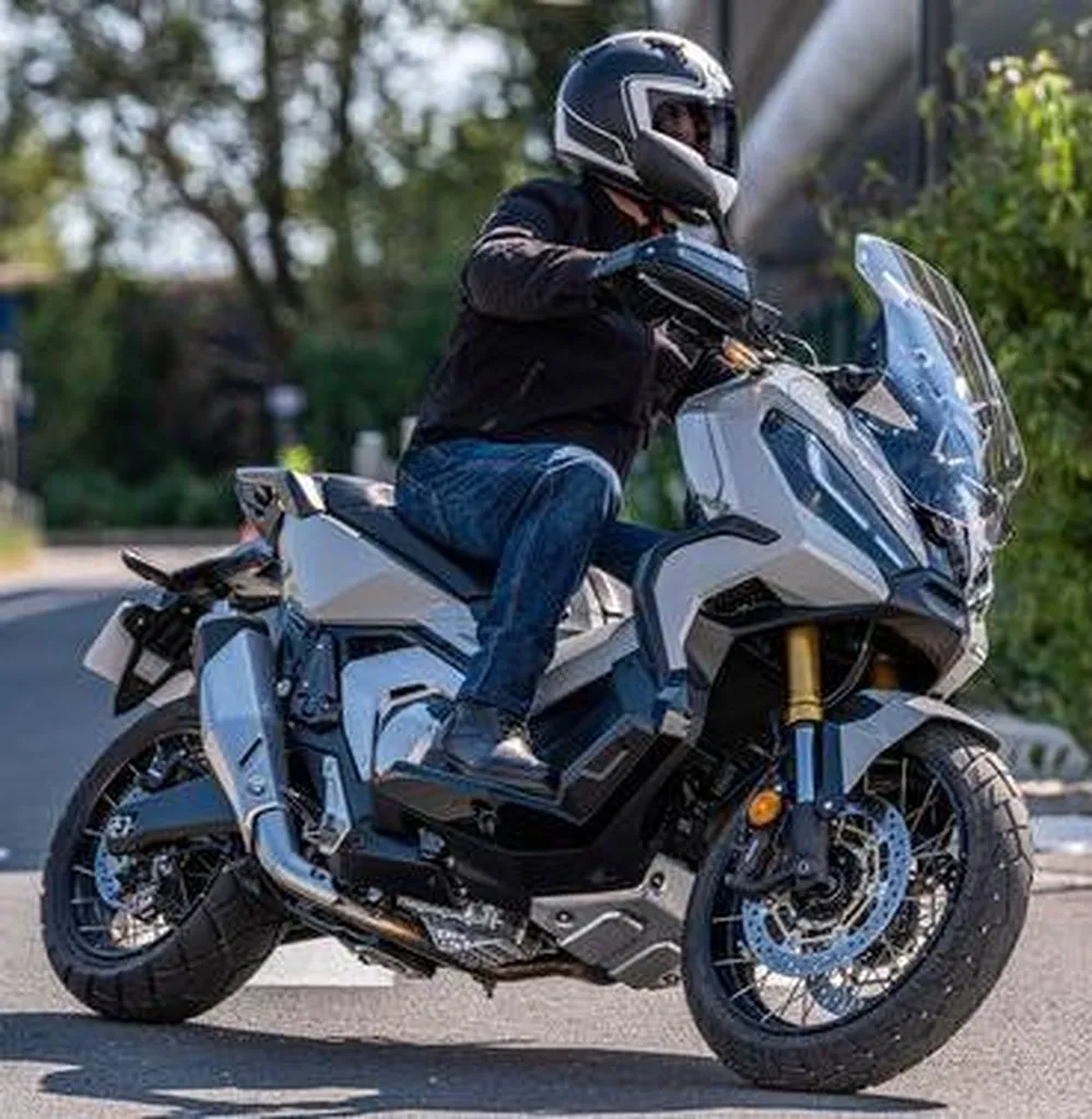 SCOOTER NEUF HONDA X-ADV 750 ST CYR SUR MER