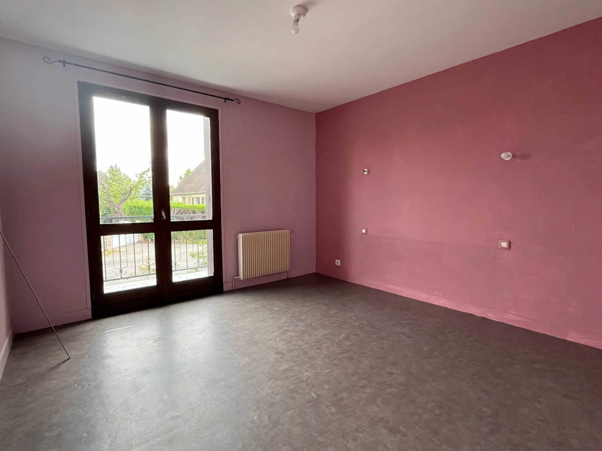 A vendre, pavillon individuel sur sous sol complet situé à Norville