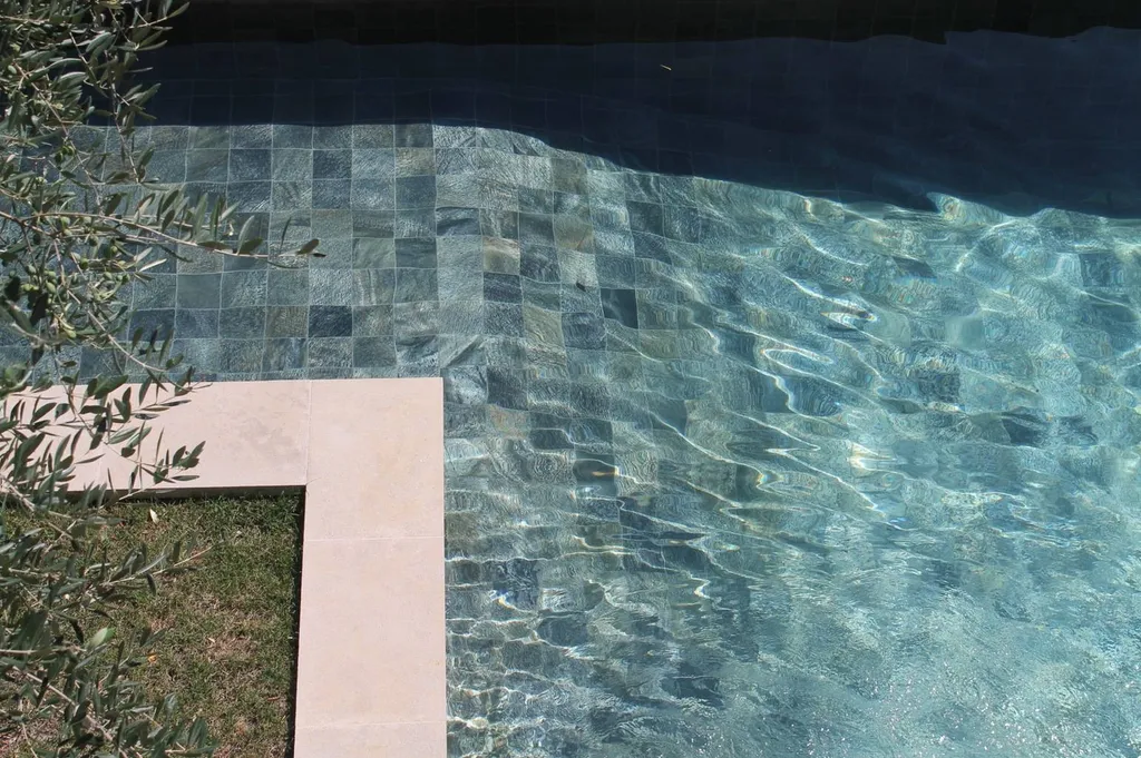Esprit Balinais - une piscine paradisiaque